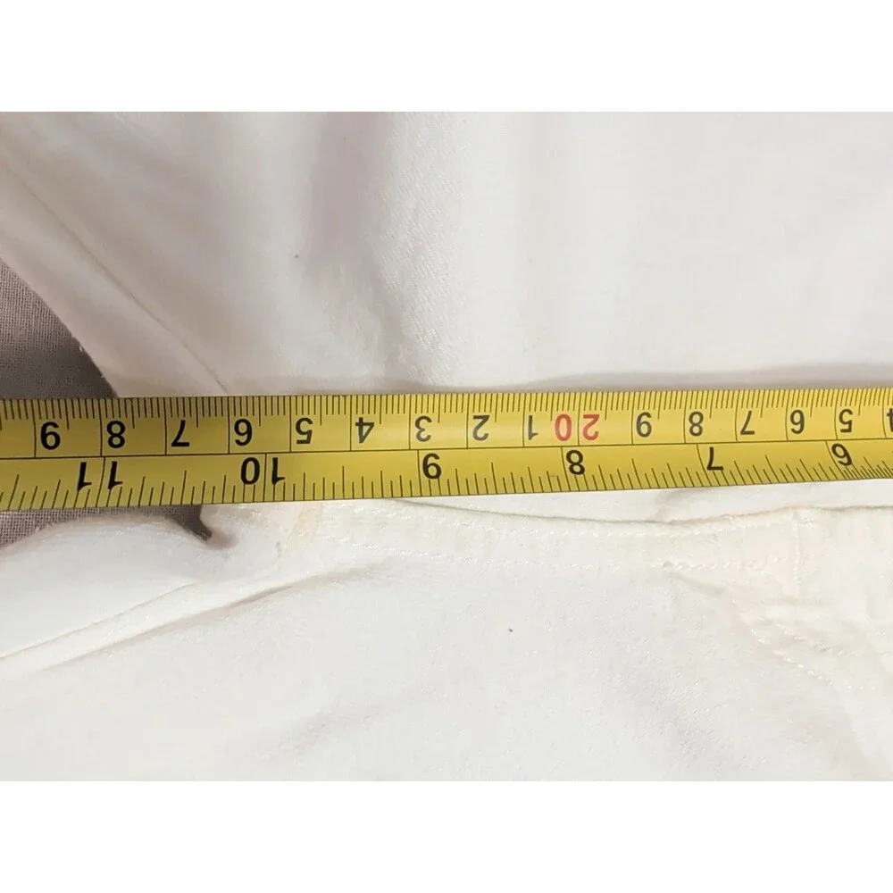 7 For All Mankind Cropped Jeans White Raw Hem Boho Minimalist Size 31 - Picture 8 of 9